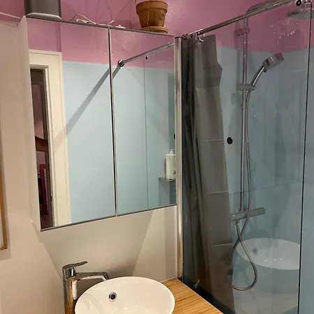 Spacious In Apartament